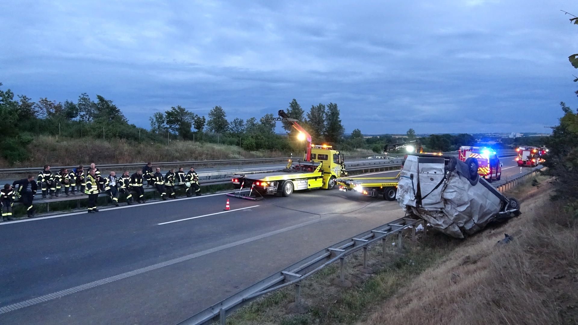 Fiat Berschl Gt Sich Mehrfach J Hriger Stirbt Nach Unfall Auf Der