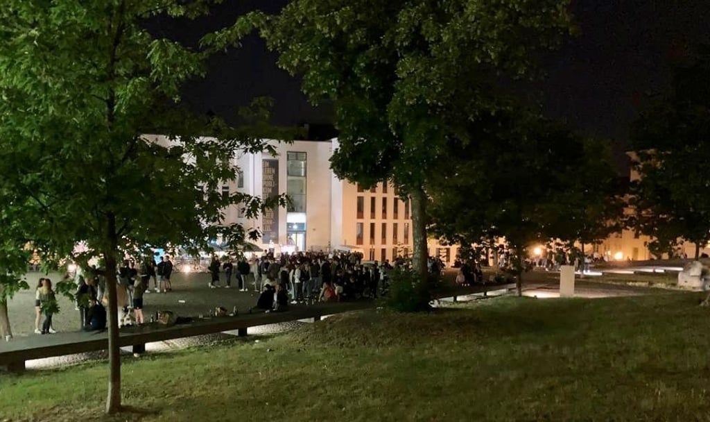 Partystimmung auf dem Uniplatz in Halle