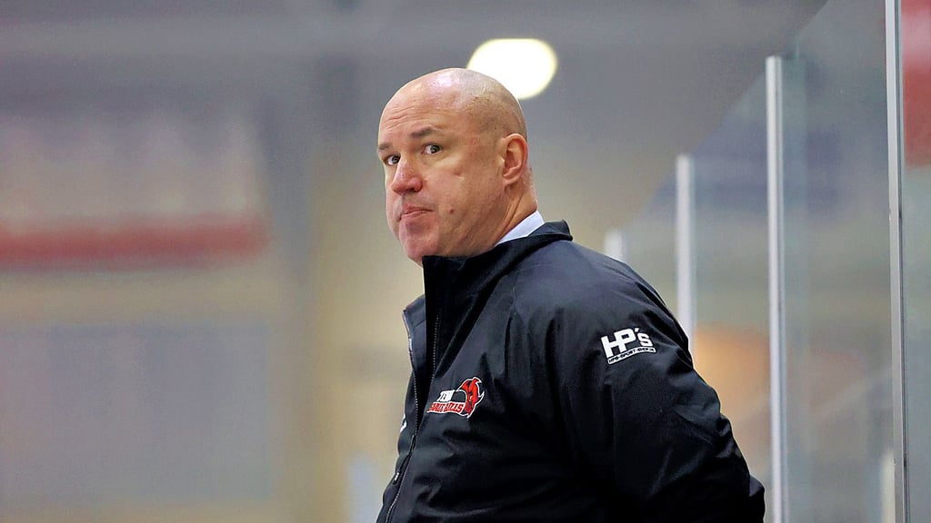 Trainer Ryan Foster baut bei den Saale Bulls schon früh in der Saison Druck auf.