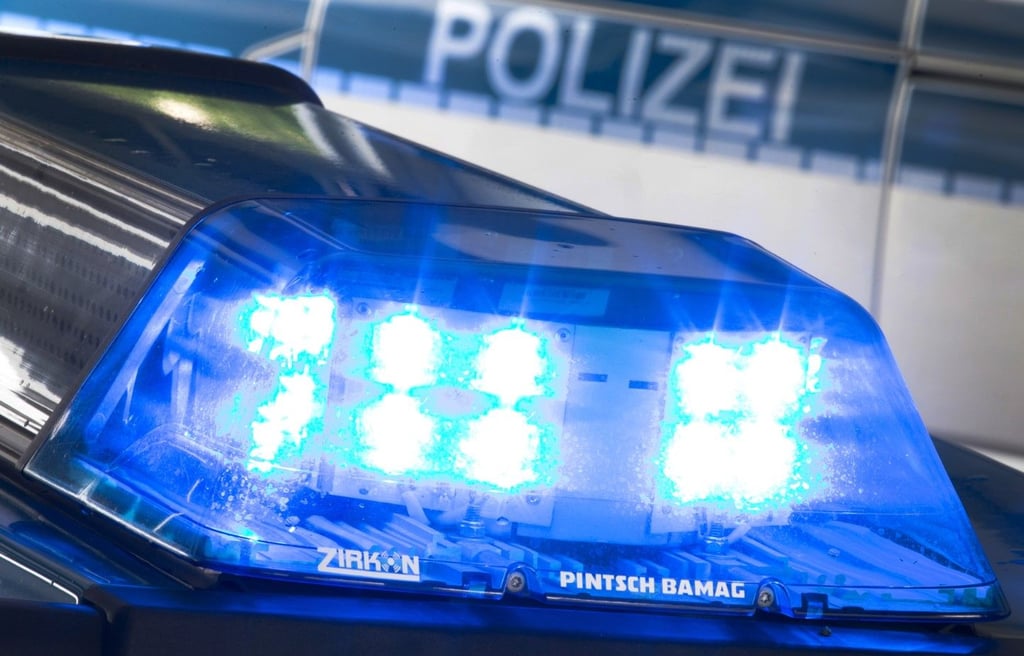 Ein 20-Jähriger wurde am Donnerstag in Halle beraubt.