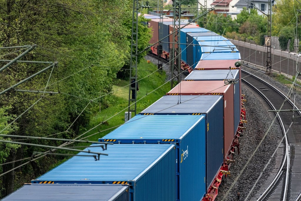 Der Anteil der Schiene am gesamten Güterverkehr stagniert in Deutschland bei rund 19 Prozent.