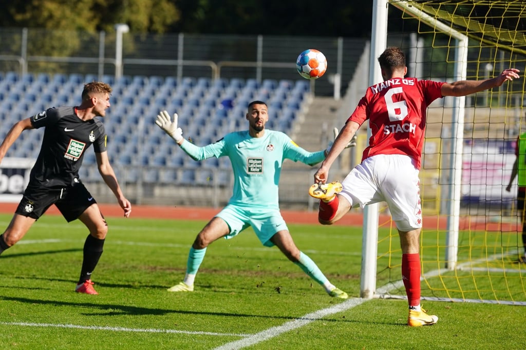 Der FSV Mainz 05 und der 1. FC Kaiserslautern haben im Koblenzer Stadion Oberwerth ein Benefizspiel durchgeführt.