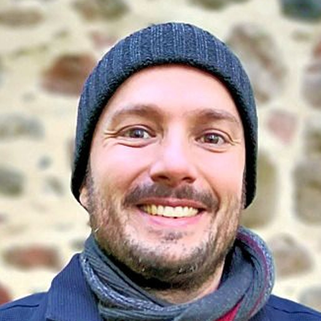 Bastian Muhr gestaltete die Fenster der Kirche Altjeßnitz.