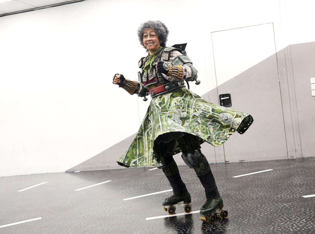 Schauspielerin Reva Rice bereitet sich für ihre Rolle als „Mama Lokomotive“ vor. Nach 18 Monaten Pandemie-Pause fiebern die Macher des „Starlight Express“ in Bochum der Wiederaufnahme entgegen.
