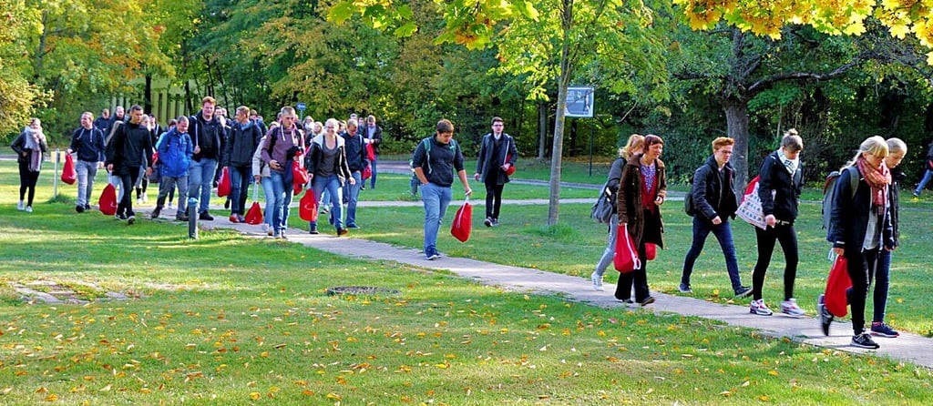 Die Erstsemestler erobert die Hochschule Anhalt.