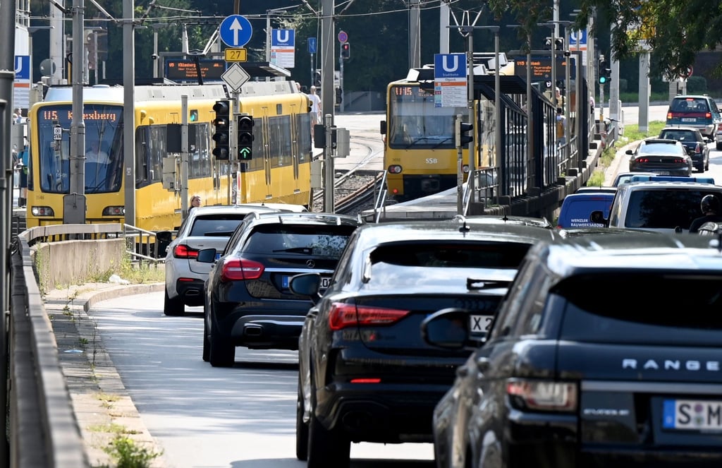 In großen Städten sind die Beiträge für eine Vollkaskoversicherung besonders hoch, wie eine Auswertung ergeben hat.