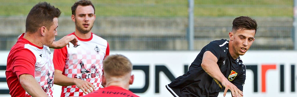 Stefan Korsch (rechts) und seine Teamkollegen von Germania Halberstadt bekommen es im Pokal-Viertelfinale mit Einheit Wernigerode zu tun. Während der Saisonvorbereitung konnte der VfB den FC Einheit klar mit 6:2 bezwingen. Doch das zählt im Pokal nicht mehr.