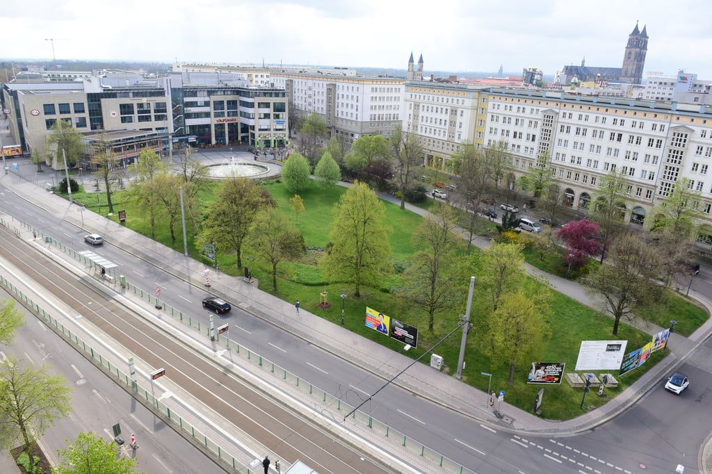 Das Kuratorium Ulrichskirche plant Suchschachtungen nach Grundmauern und einer Unterkirche. SPD, CDU und Grüne/future! setzten sich in einem gemeinsamen Antrag für deren Genehmigung ein und erlebten eine Niederlage.