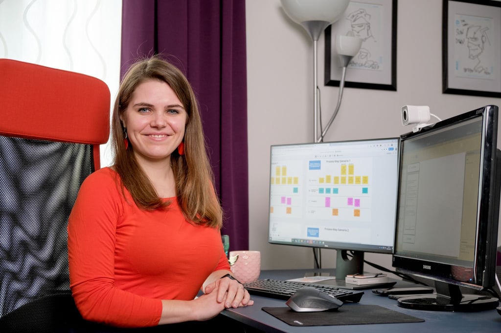 Indra Burkart ist User-Experience-Designerin und hat einen eigenen Youtube-Kanal rund um das Thema UX-Design.