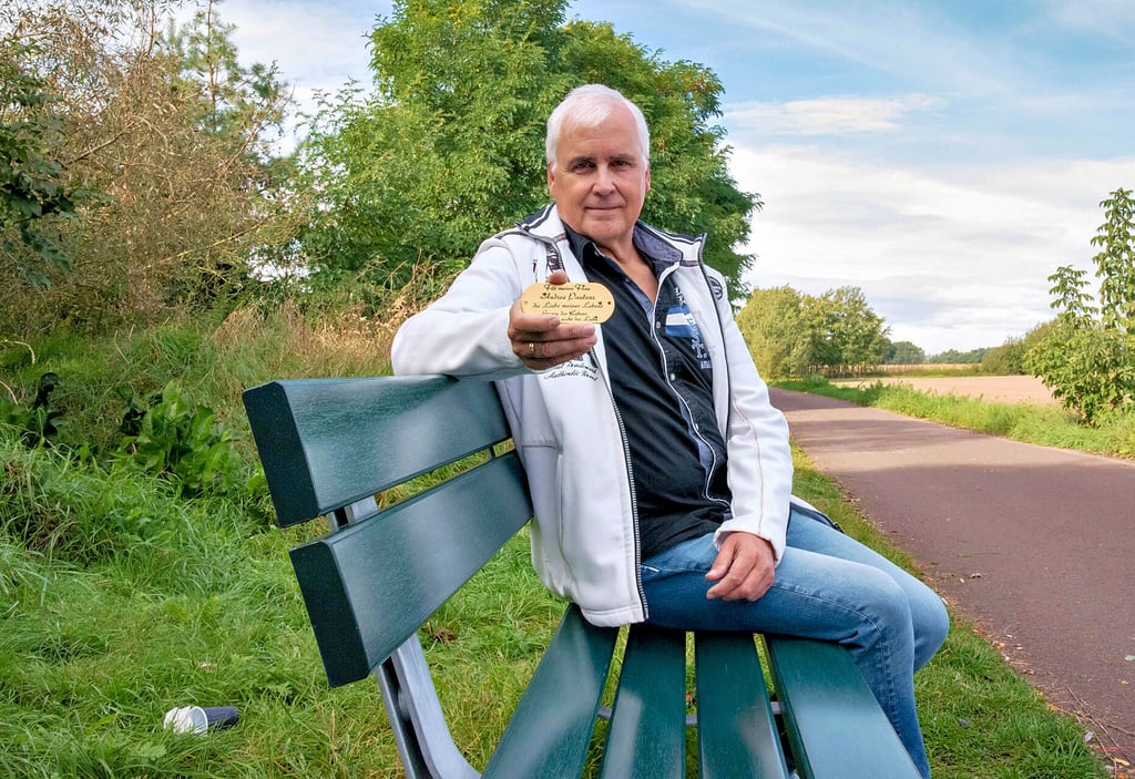 Längst nicht mehr so schön wie noch im September sieht es jetzt im Umfeld der Sitzbank aus.