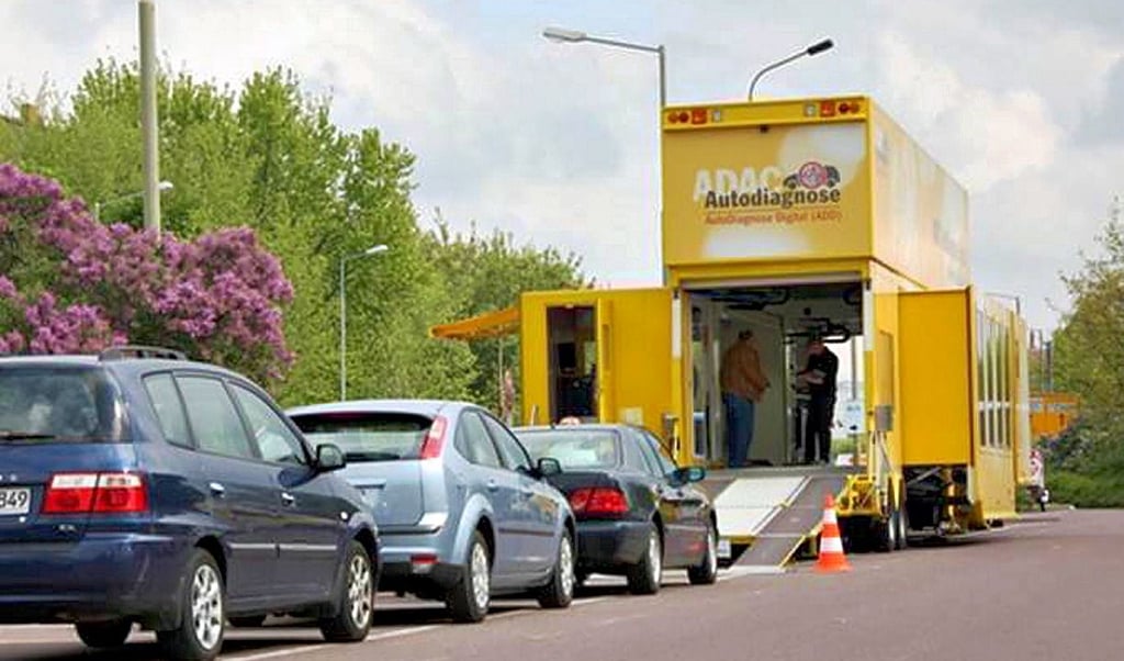 Der ADAC-Prüftruck macht Station in Sangerhausen.