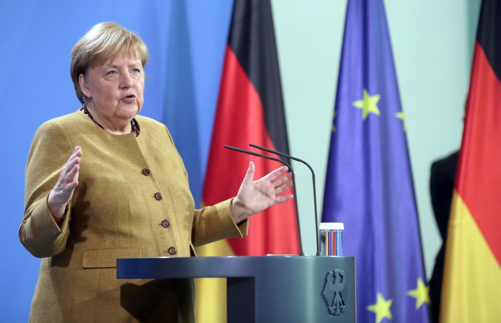 Bundeskanzlerin Angela Merkel (CDU) informiert im Bundeskanzleramt über den virtuellen G20-Sondergipfel zur Krise in Afghanistan.