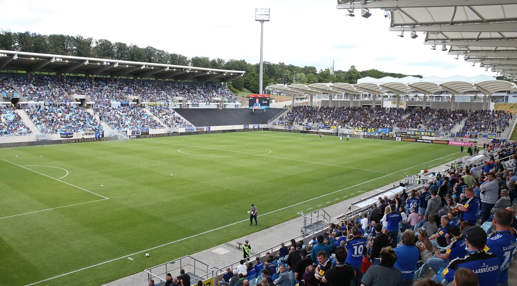 Ein Blick in den Ludwigspark, die Heimspielstätte des 1. FC Saarbrücken.