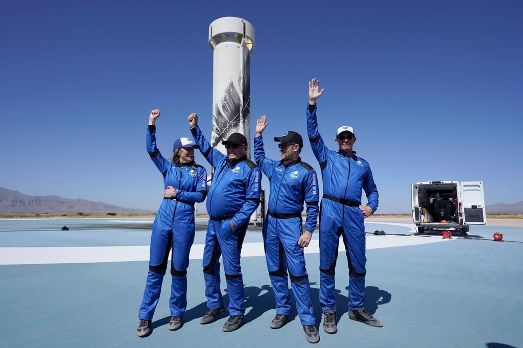 Die Passagiere der „New-Shepard“-Rakete von Blue Origin: Audrey Powers (l-r), William Shatner, Chris Boshuizen und Glen de Vries.
