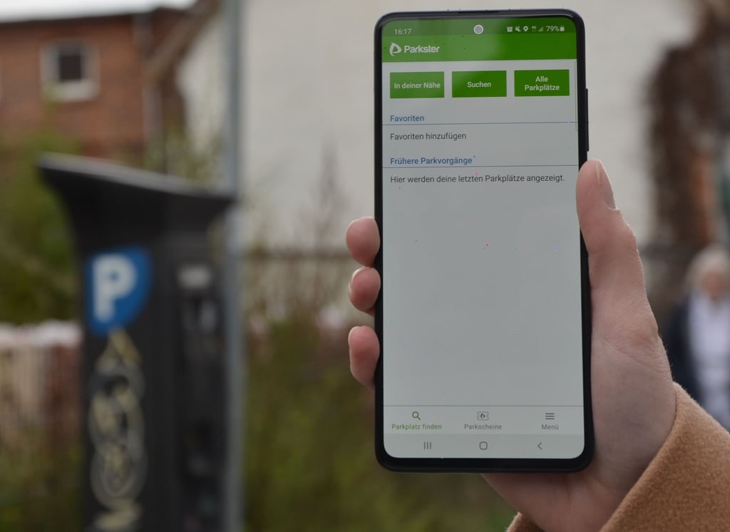 Mit der App des Anbietes "Parkster", wie im Bild zu sehen, kann man bald in Stendal ohne Kleingeld parken.