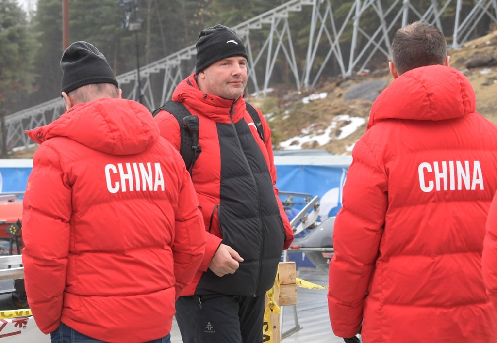 Bereitet die chinesischen Bob-Sportler auf die Winterspiele 2022 vor: André Lange (M).