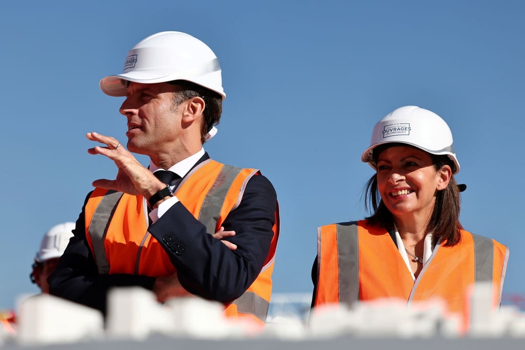 Anne Hidalgo an der Seite von Frankreichs Präsident Emmanuel Macron. Die französischen Sozialisten schicken die Pariser Bürgermeisterin ins Rennen für die Präsidentschaftswahl im April 2022.