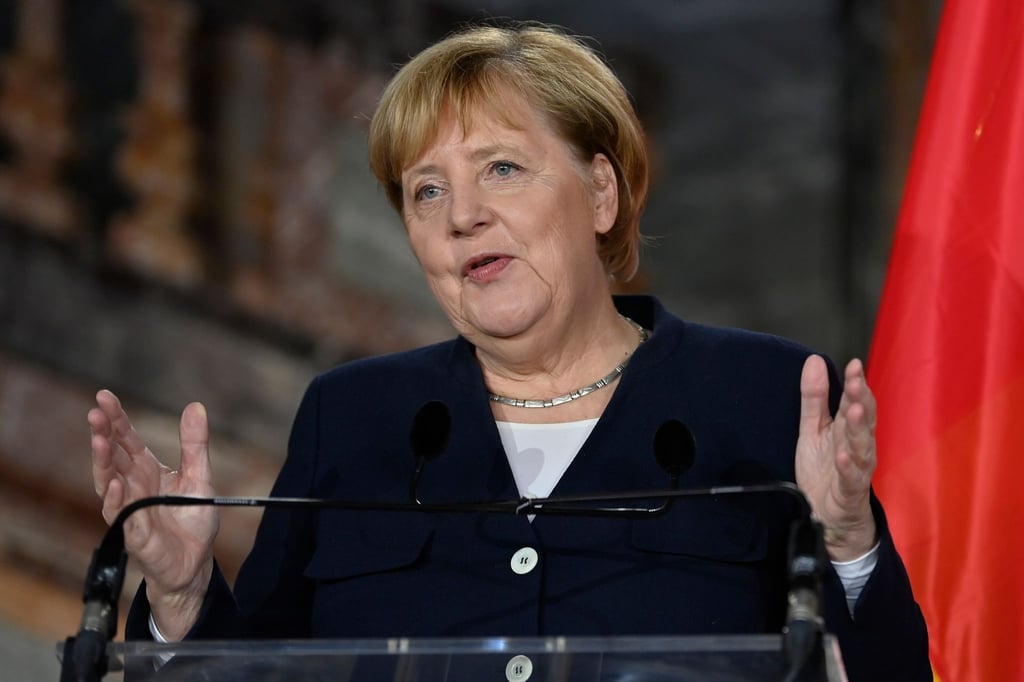 Bundeskanzlerin Angela Merkel (CDU) spricht nach einem diplomatischen Treffen auf einer Pressekonferenz mit dem belgischen Premierminister De Croo.