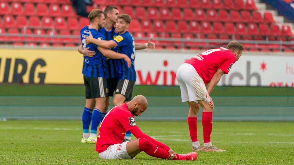 Saarbrücken jubelt in Halle, bei den HFC-Profis herrscht hingegen Enttäuschung.