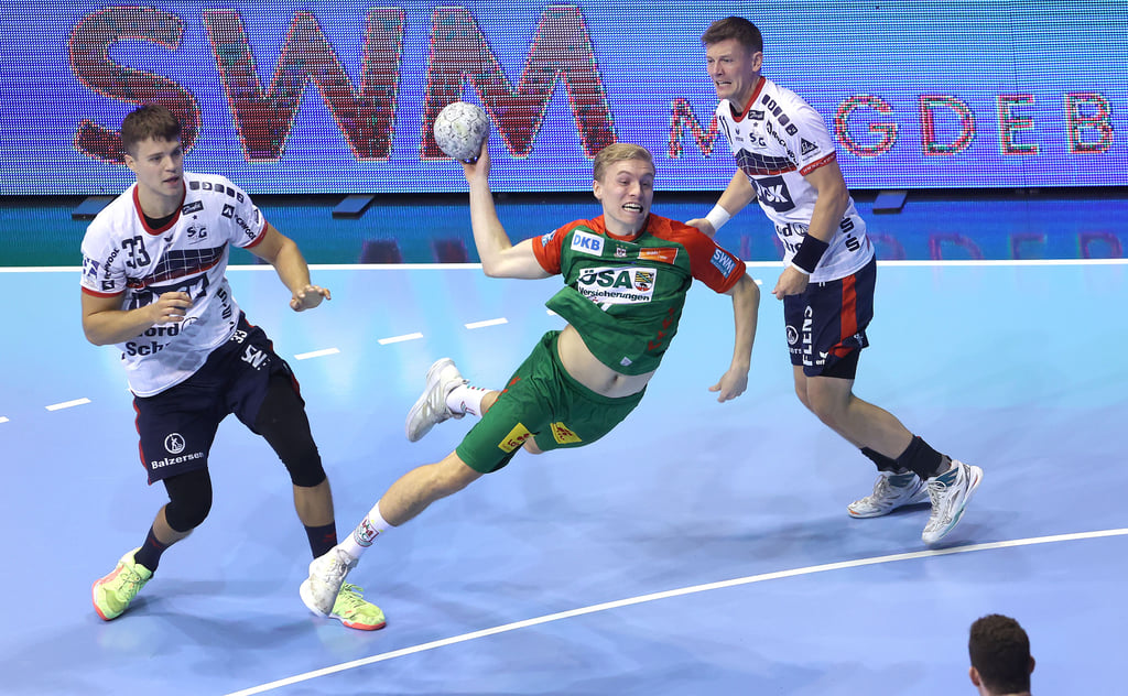 Magdeburgs Gisli Kristjansson beim Torwurf gegen Flensburg.