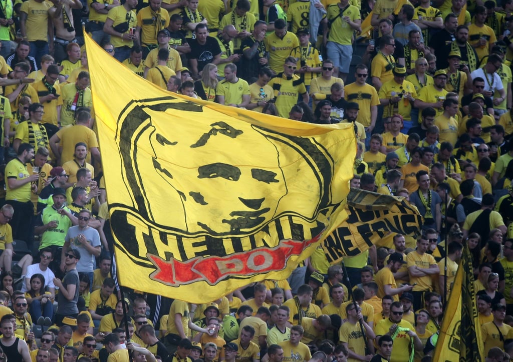 Fans von Dortmund auf der Tribüne im Jahr 2016. Die BVB-Ultras fehlen weiter im Stadion.