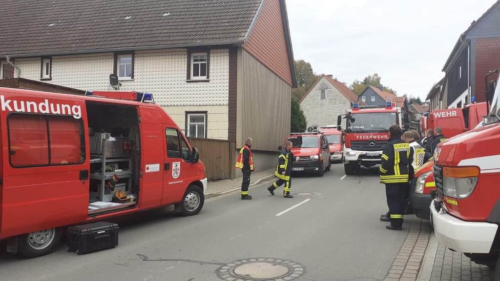In Trautenstein ist es aus bislang unbekannten Gründen zu einer Explosion gekommen.