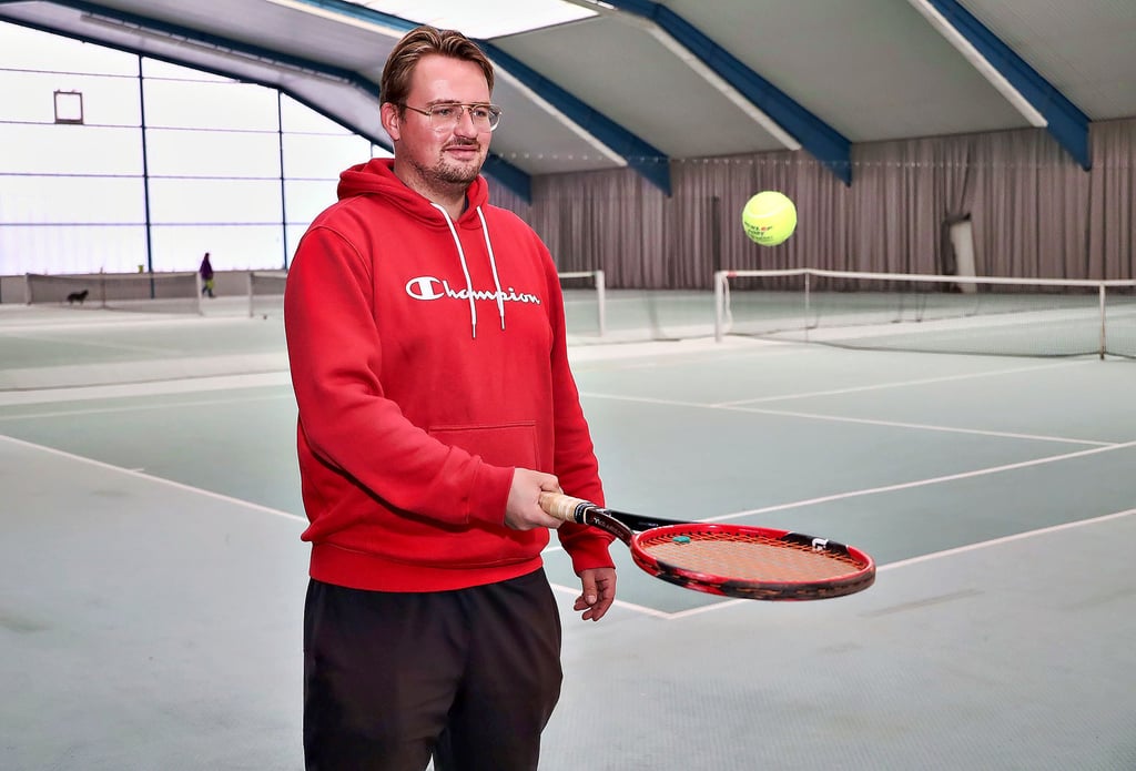 Christian Huth, einer der beiden Inhaber der Eisleber Tennishalle, freut sich schon auf die Eröffnung.