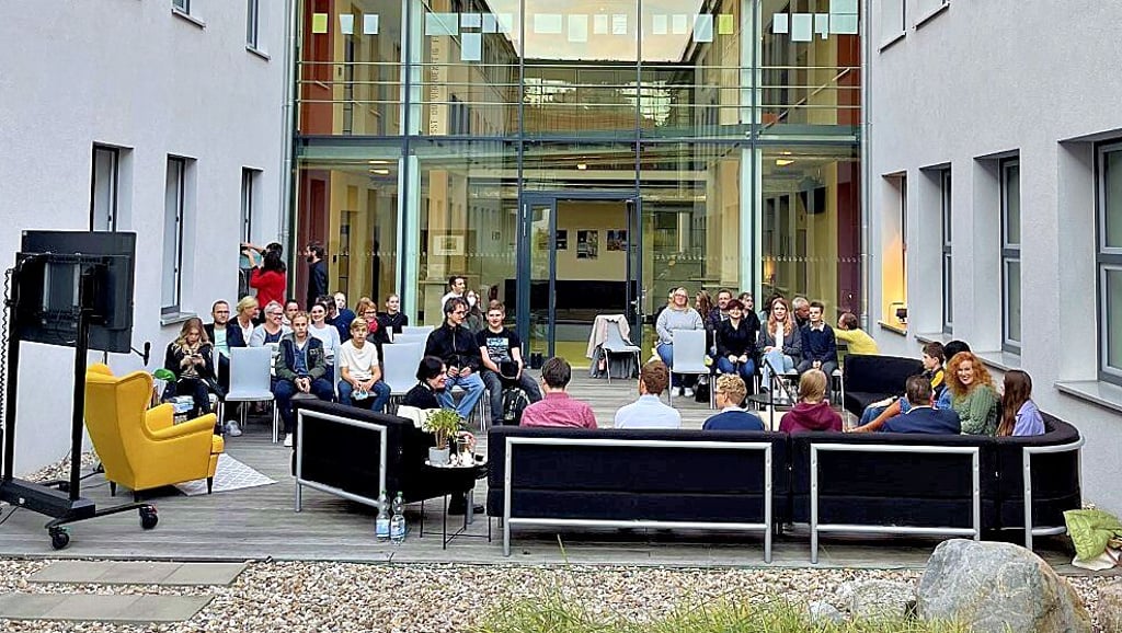 „Reiselust und Fernweh“ war das Thema der ersten „Sofagespräche“ im Ecole-Gymnasium in Barleben.