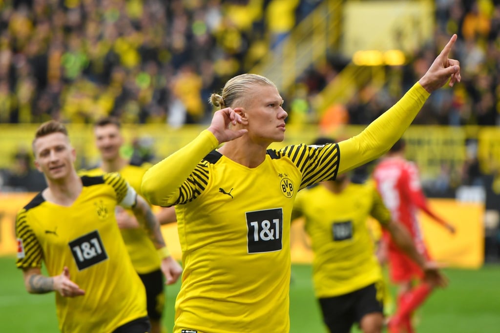 BVB-Stürmer Erling Haaland jubelt über seinen Treffer zum 2:0 gegen den FSV Mainz 05.