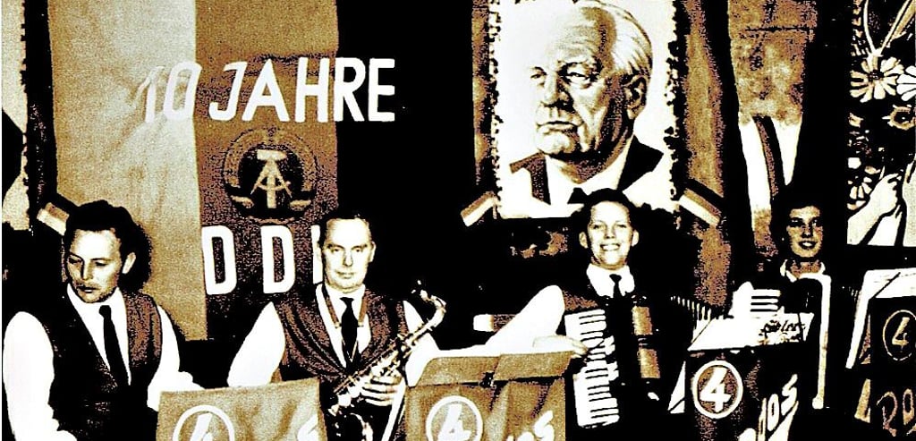 Im Bürgerhaus wurde nach dem Krieg kräftig geschwoft. Diese Aufnahme ist aus dem Jahr 1959 und zeigt Ingo Steinke (von links), Erich Pajontzeck, Wolfgang Bartsch, Heidemarie Schulze.