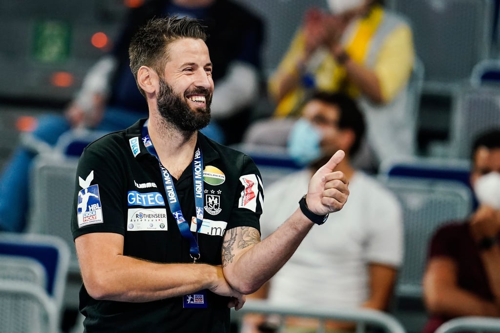 Sein Team präsentiert sich in Topform: Magdeburgs Trainer Bennet Wiegert.
