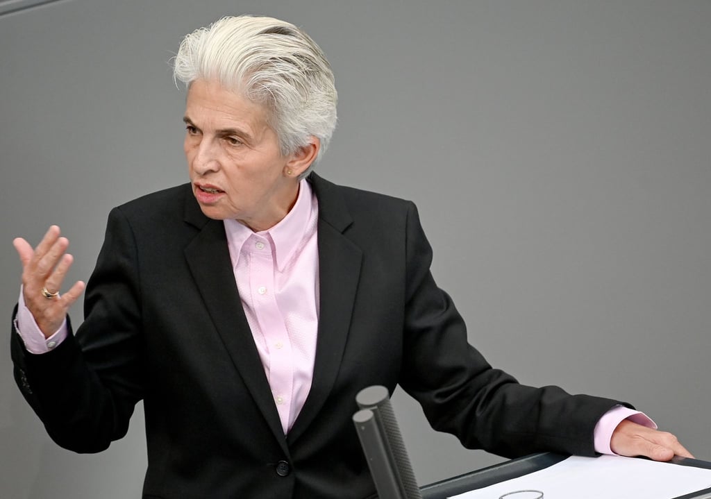 Marie-Agnes Strack-Zimmermann (FDP) spricht sich dafür aus, sich bei der Zusammensetzung des Bundeskabinetts zuerst auf die fachliche Qualifikation zu konzentrieren.