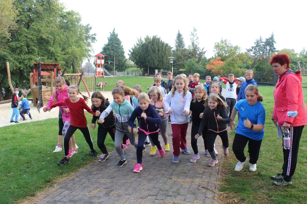 Herbst-Crosslauf der Grundschule Flechtingen am Schloss-See