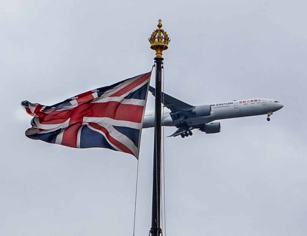 Vollständig Geimpfte müssen bei der Einreise nach England künftig keinen negativen Corona-Schnelltest mehr vorweisen. Zwei Tage später wird jedoch noch ein PCR-Test verlangt.