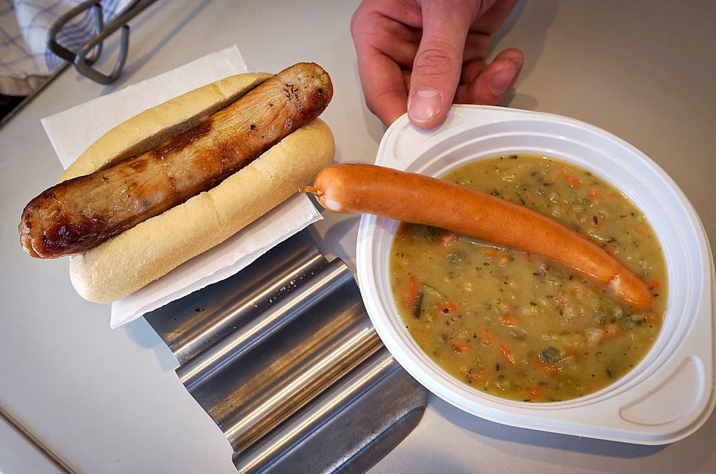 Immer wieder gern gegessen: sächsische Kartoffelsuppe mit Würstchen.