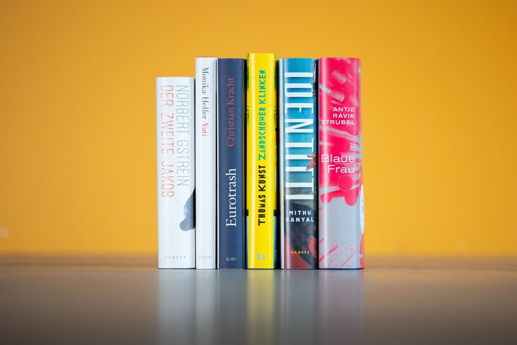 Cover der Bücher, die auf der Shortlist für den Deutschen Buchpreis 2021 stehen.