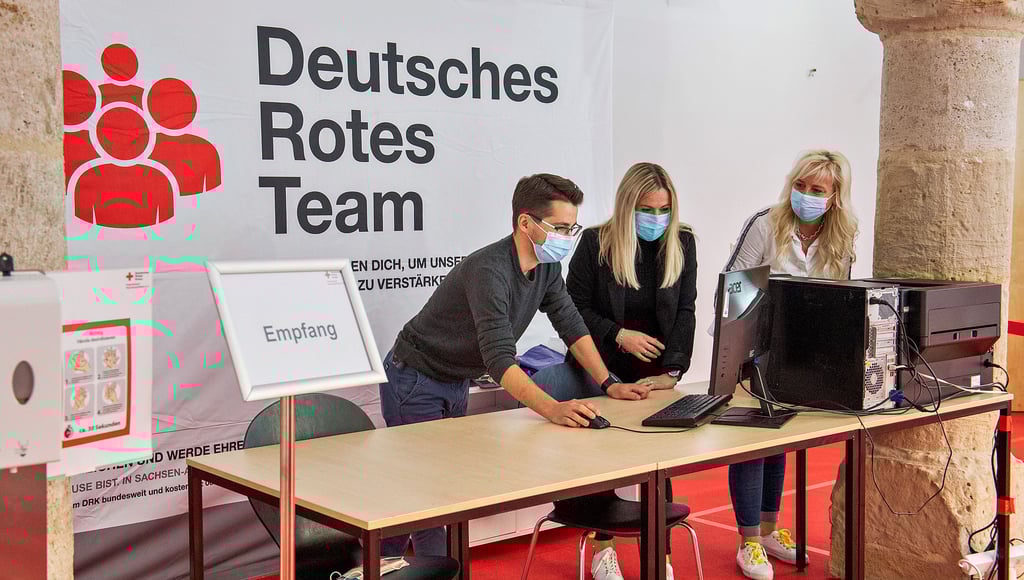 Letzte Vorbereitung der Technik am Donnerstag: Seit Freitag wird auf dem Naumburger Boulevard getestet.