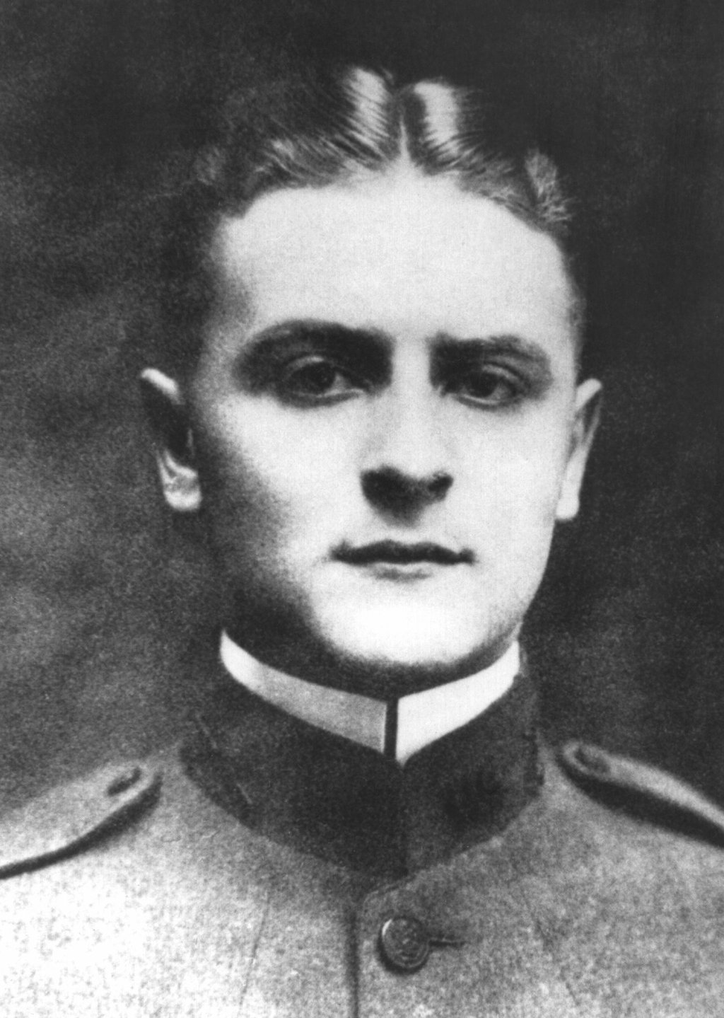 Der amerikanische Schriftsteller F. Scott Fitzgerald als junger Mann: Als Chronist der „Wilden Zwanziger“ wurde er berühmt.