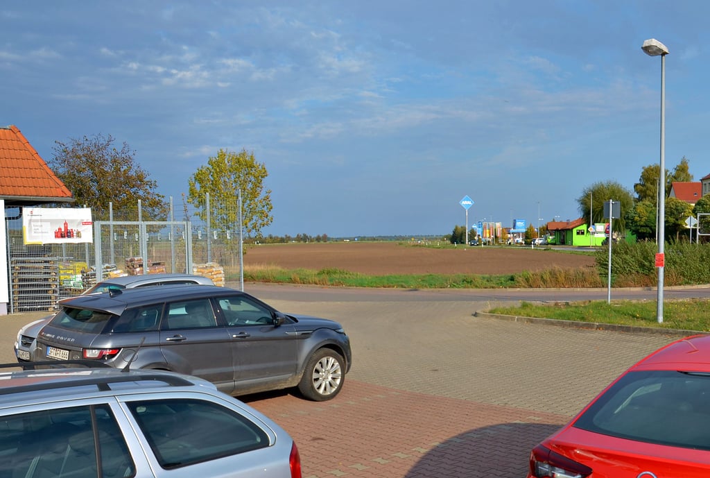 An der Bernburger Straße neben dem Raiffeisenmarkt will Norma neu bauen.