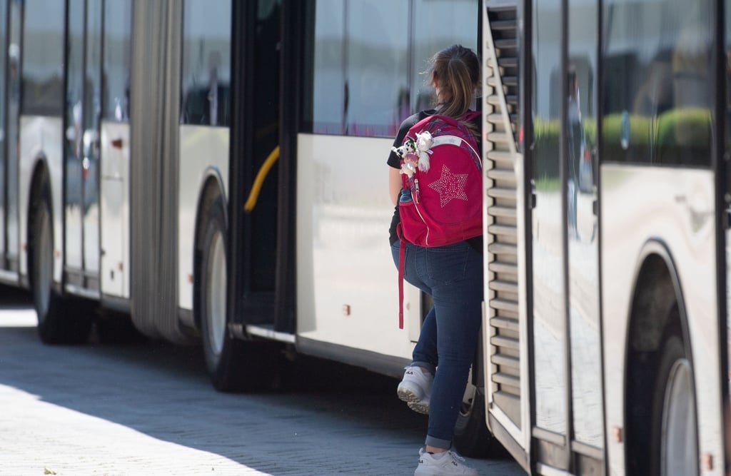 Kommen Schüler aus dem Bördeland künftig auch bei einem frühen Schulschluss mit dem Bus nach Hause? Der Salzlandkreis schlägt eine Fahrplanänderung vor,