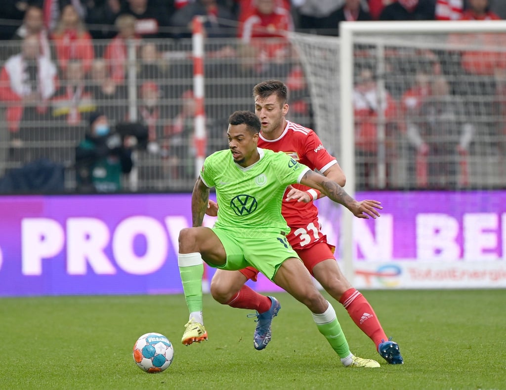 Lukas Nmecha (v) soll für Wolfsburg die Tore schießen.
