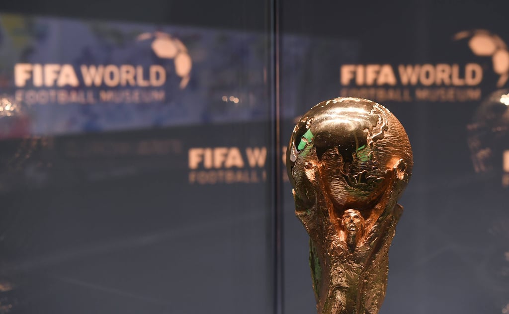 Um den künftigen Austragungsmodus der Fußball-WM wird heiß diskutiert.