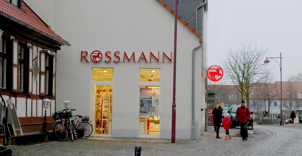 Das Haus, in dem sich Rossmann befindet, steht derzeit zum Verkauf.