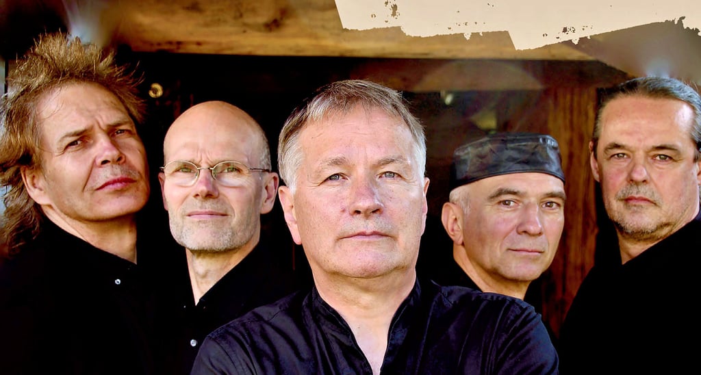Thomas Rühmann und seine Band wollen in Aschersleben „Richtige Lieder“ spielen.