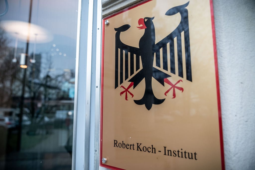 Der Eingang zum Robert Koch-Instituts (RKI).