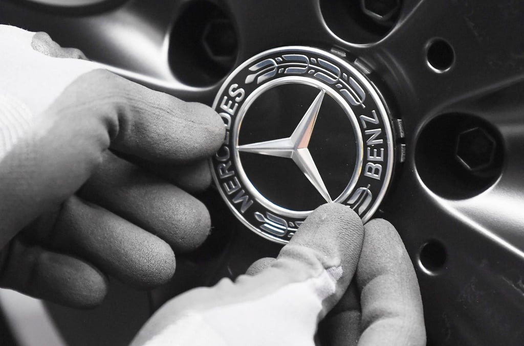 Daimler führt im Rastatter Mercedes-Benz-Werk wegen des Mangels an elektronischen Bauteilen Kurzarbeit ein.
