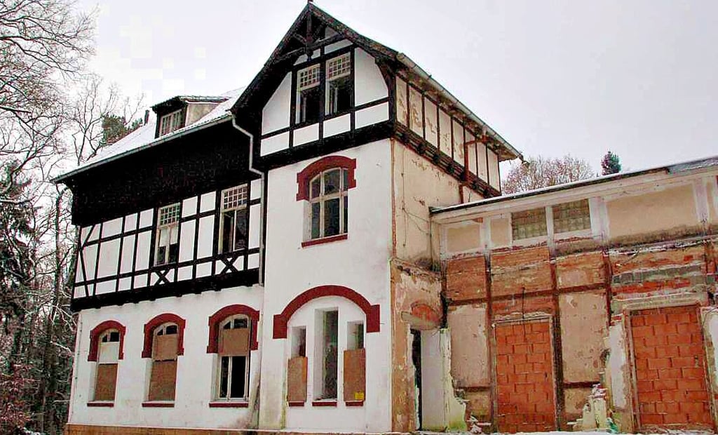 Für das Haus Hubertushöhe, und speziell das Kutscherhaus, hatte auch der Landkreis Pläne.