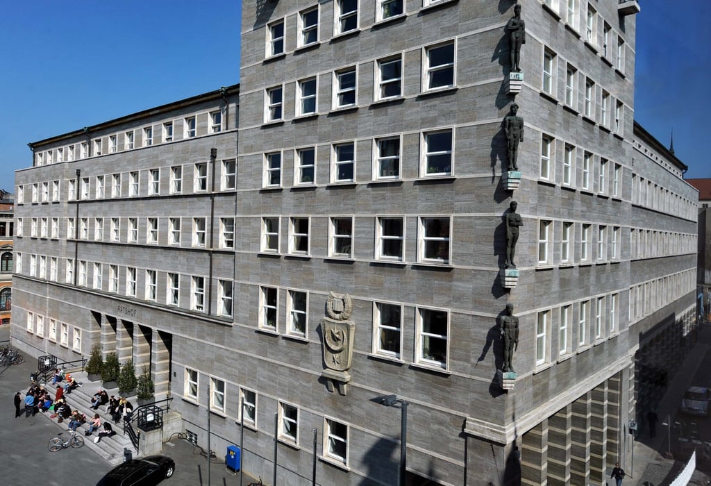 Kann eine Schuldenuhr auf der Internetseite der Stadt die Finanzen von Halle transparent darstellen?
