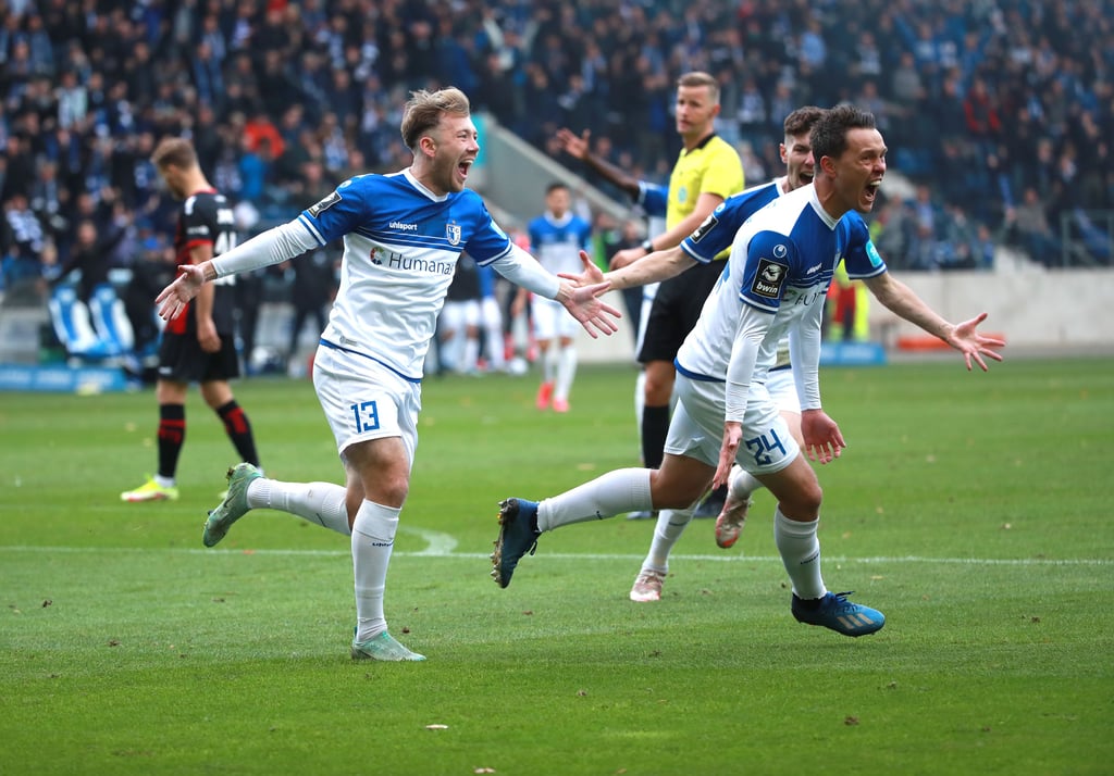 Nach Vorlage von Alexander Bittroff (r.) traf Connor Krempicki für den 1. FC Magdeburg gegen Viktoria Berlin zur umjubelten Führung.