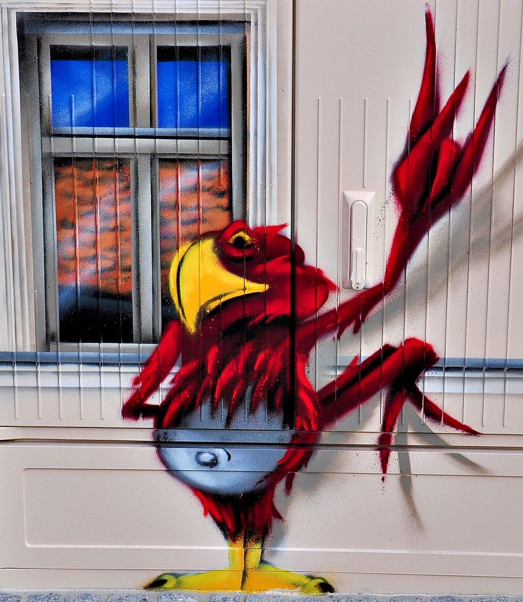 Das ist einer von vielen Vögeln in Stendal, die der Künstler Michael Braune auf Schaltkästen gemalt hat.